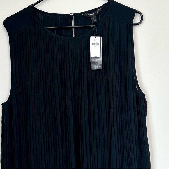 NWT Banana Republic Black Pleated Sleeveless Dress - Size: Large - Picture 2 of 8